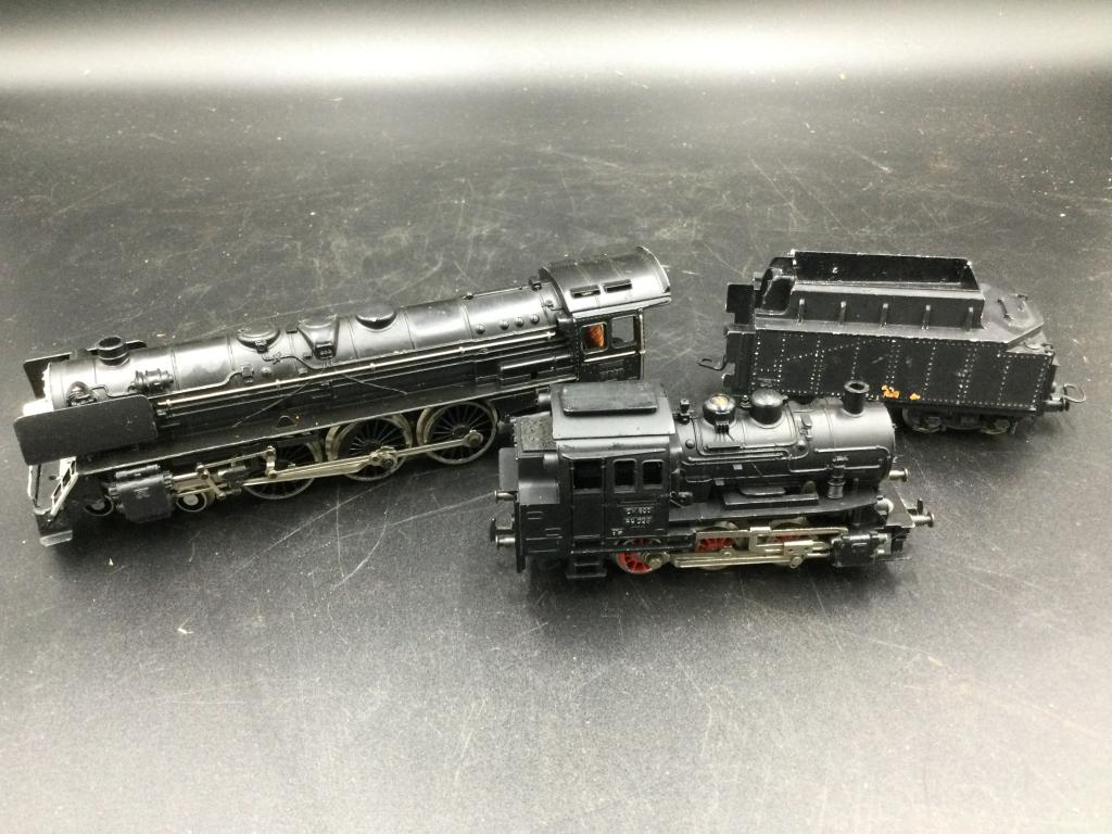 Train Engines & cart (1 of 6)
