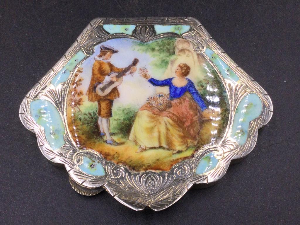 Victorian Sterling Compact (1 of 7)