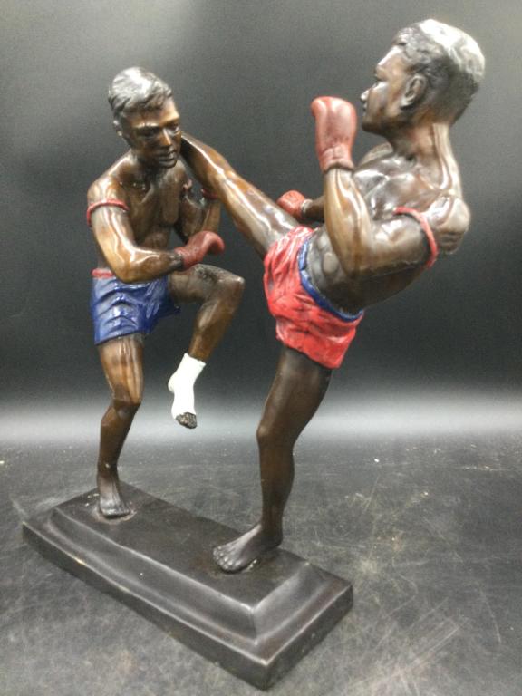 Bronze Thai Boxers: Great piece of 2 Muay Thai Boxing fighters. Measures 14" x 12 1/2 x 5". Piece is in good condition, see pictures. Please read our terms of sale, no refunds given.