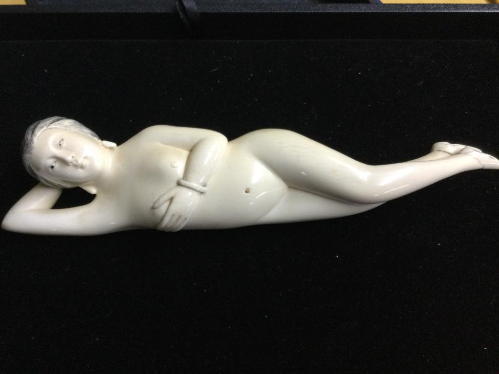 Vintage Carved Doctors Lady (1 of 3)