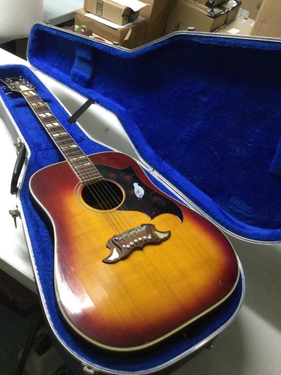 Gibson 1970s  Dove Guitar (1 of 11)