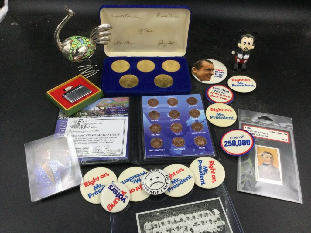 Vintage Lot: Mix lot of items. See pictures, buttons, etc. Condition is consistent with age and use. No refunds given.