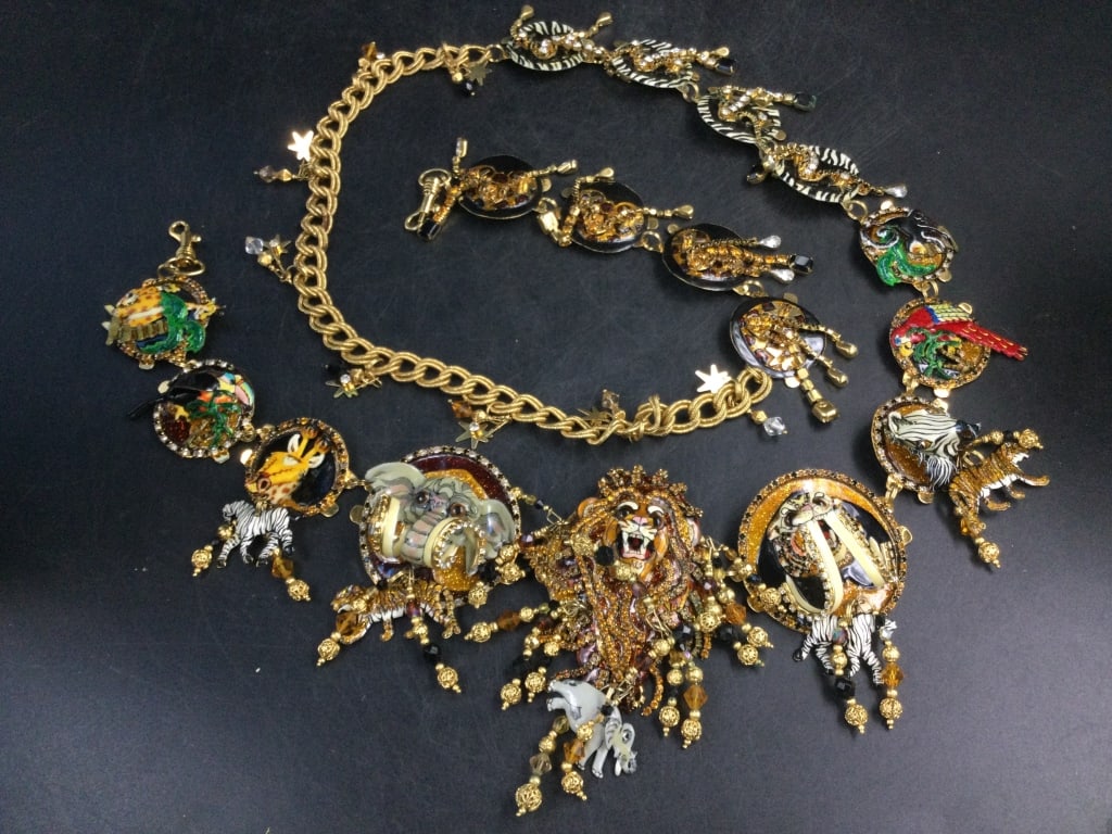 Lunch at the Ritz Jungle Belt: Large Safari Animal belt from Lunch at the Ritz. Stunning colors and design. See pictures, this is a beauty. No refunds given.