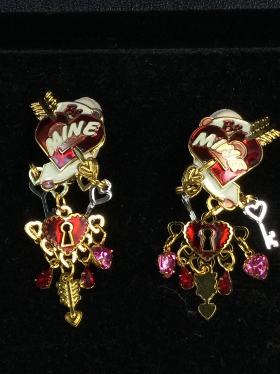Lunch at the Ritz Valentine Earrings "Be Mine": Neat earrings with hearts and lockets. They are clip on earrings. Condition is good, see pictures. No refunds given.