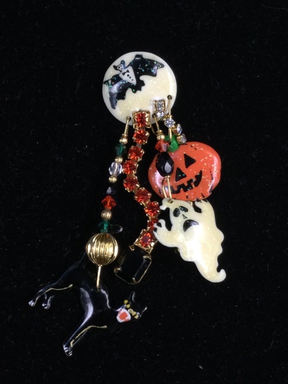 Lunch at Ritz Halloween Pin/Pendant (1 of 3)