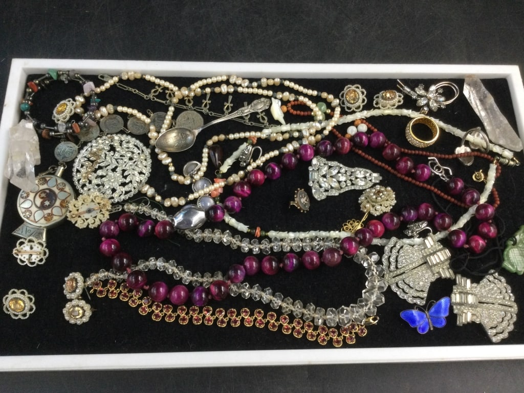 Vintage Mix xLot: This lot has vintage jewelry, quartz, sterling spoon and mores. See pictures. Condition is consistent with age and use. No refunds given. Condition Information: It is the responsibility of the buyer t