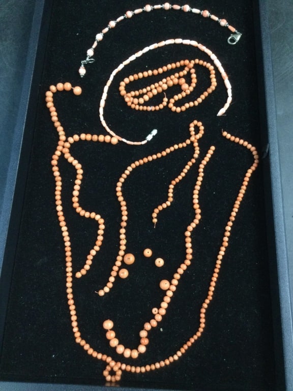 Angle Skin Coral: This lot has loose angel skin coral beads with strands. Also has a bracelet. See pictures. Condition is consistent with age and use. No refunds given. Condition Information: It is the responsibility o