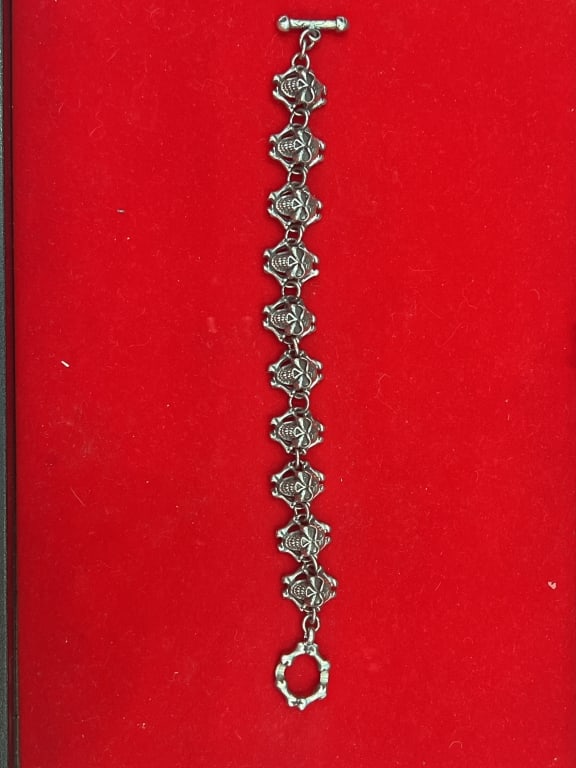 Sterling Silver Skull Bracelet (1 of 5)