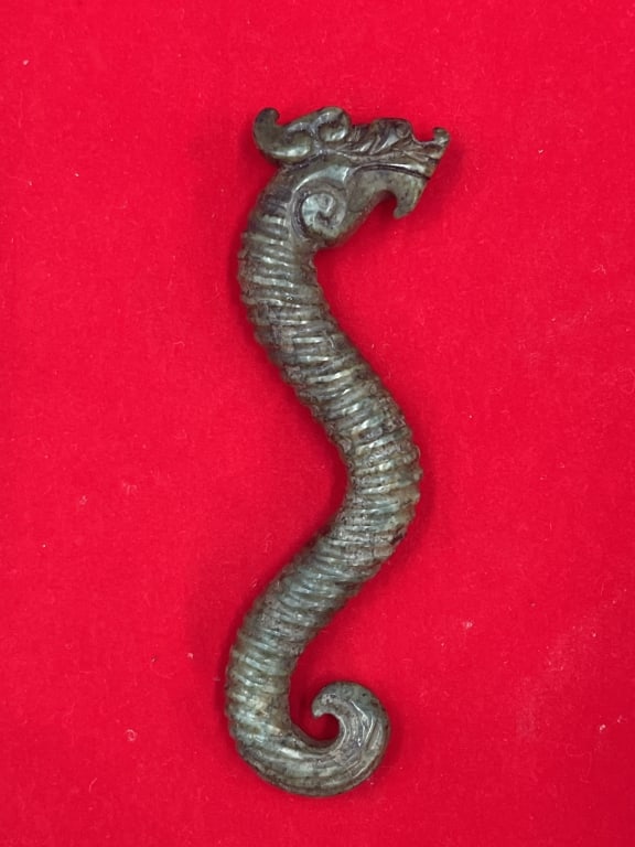 Vintage Asian Carved Stone Serpent: Nice piece that measures about 5". See pictures. Condition is consistent on age and use. No refunds given.