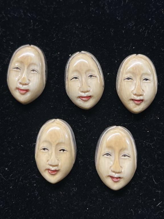 Vintage Carved Face Buttons (1 of 3)