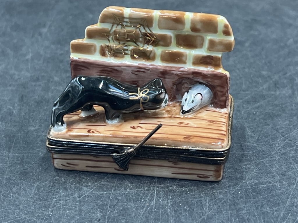 Limoge Trinket Box (1 of 4)