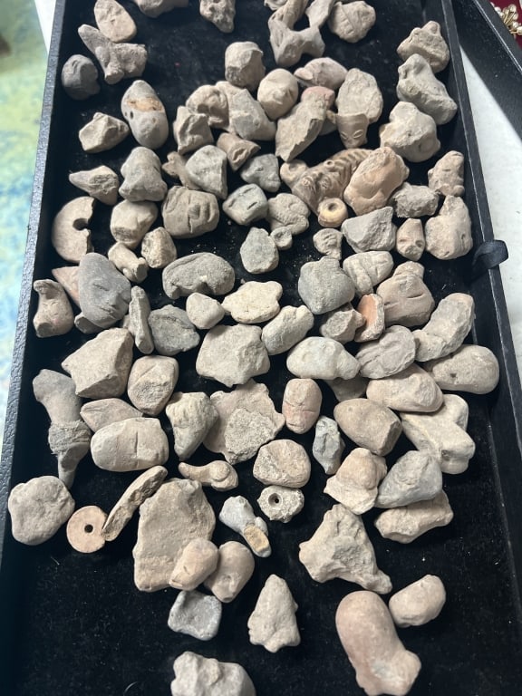 Vintage Pottery Head Fragments (1 of 3)