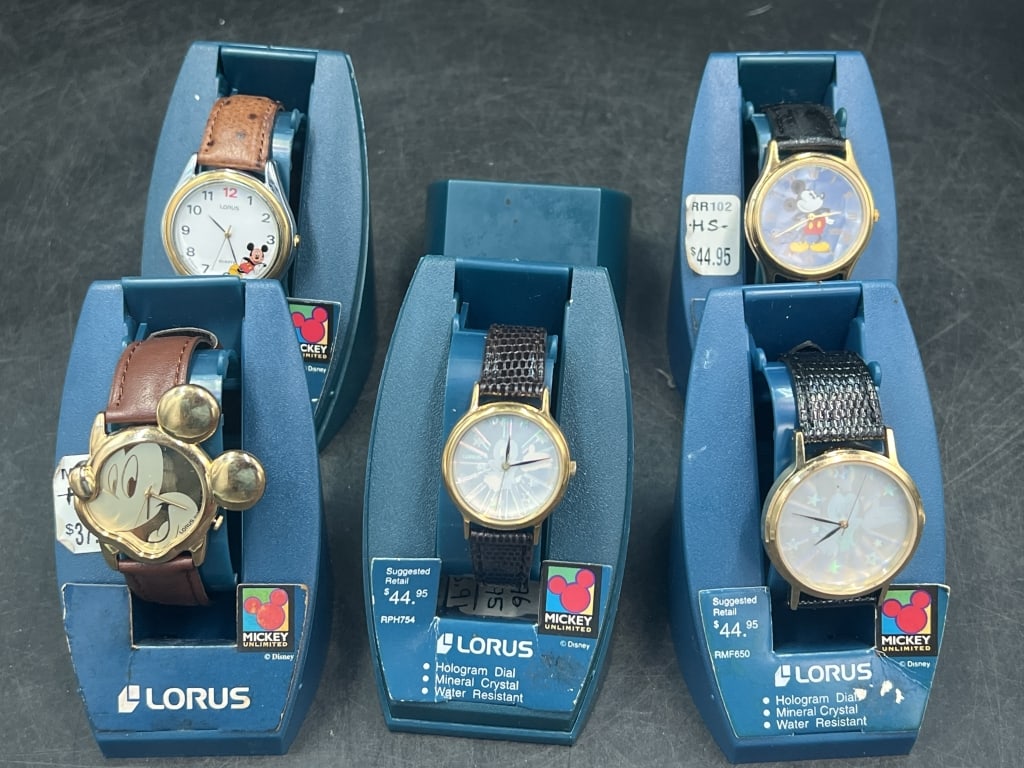 Vintage Lorus Disney Watches (1 of 6)