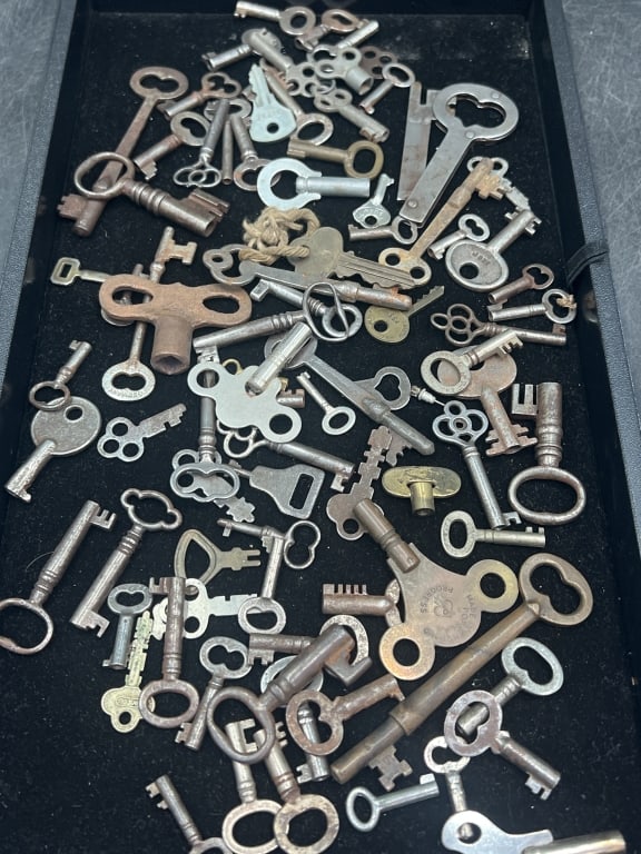 Vintage Keys: Over 50 various vintage keys in this lot. See pictures, condition is consistent with age and use. No refunds given.