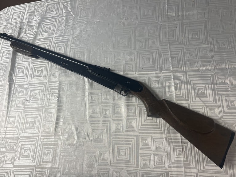 Vintage Daisy BB Gun: Nice older BB gun, see pictures. Condition is consistent with age and use. No refunds given.
