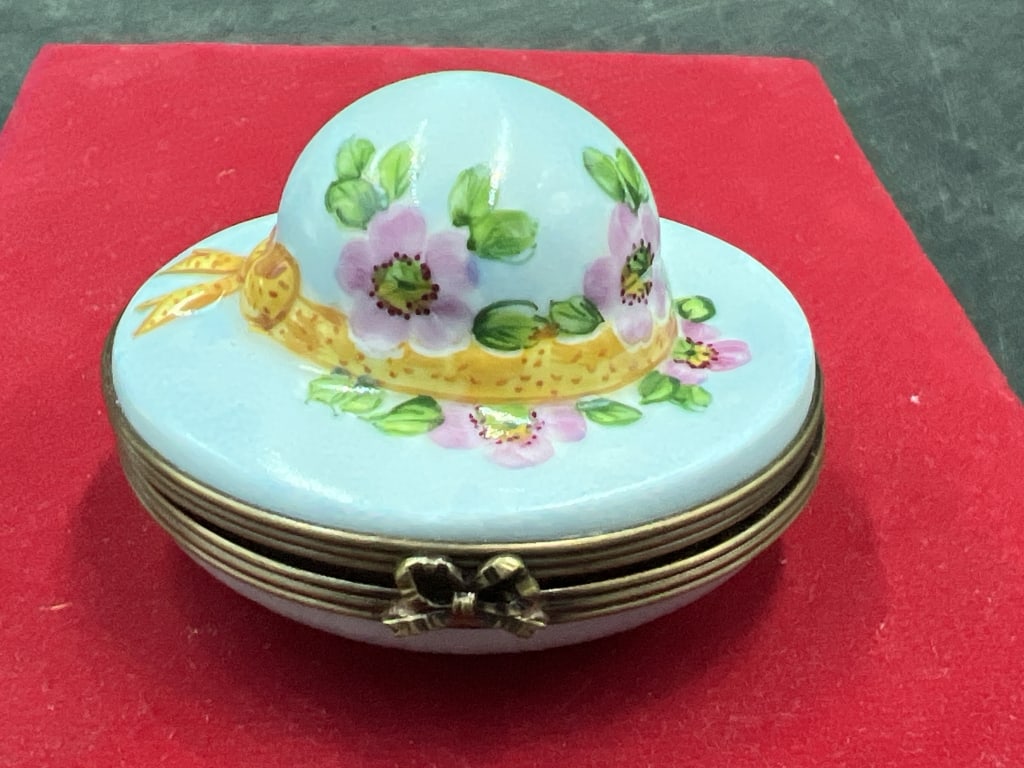 Limoge Trinket Box (1 of 3)