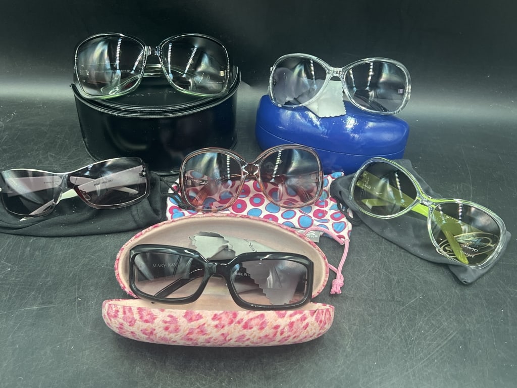 Sunglass Lot (1 of 4)