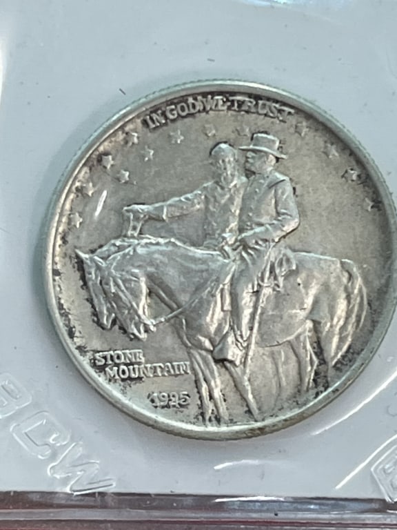Stone Mountain 1925 Half Dollar: See pictures, condition is consistent with age and use. No refunds given.