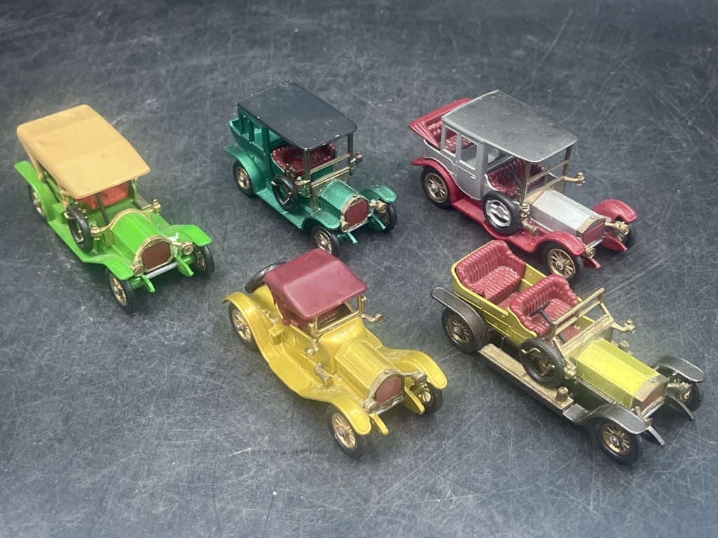 Vintage Matchbox Trucks of Yesteryear Series: Total of 5 in this lot. All the models are vintage vehicles such as Mercedes Benz, etc. Condition is good see pictures. No refunds given.