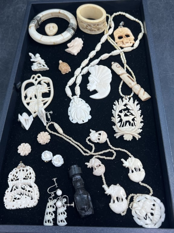 Carved Vintage Jewelry (1 of 5)