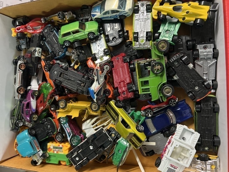 Vintage Lot Matchbox Toys: Estimated over 50 pieces in this lot. See pictures, condition is consistent with age ane use. No refunds given.