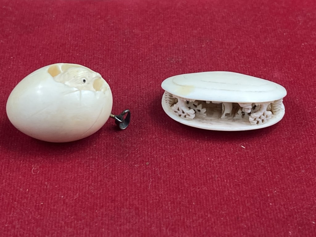 Vintage Carved Shell and Egg with Chick (1 of 4)