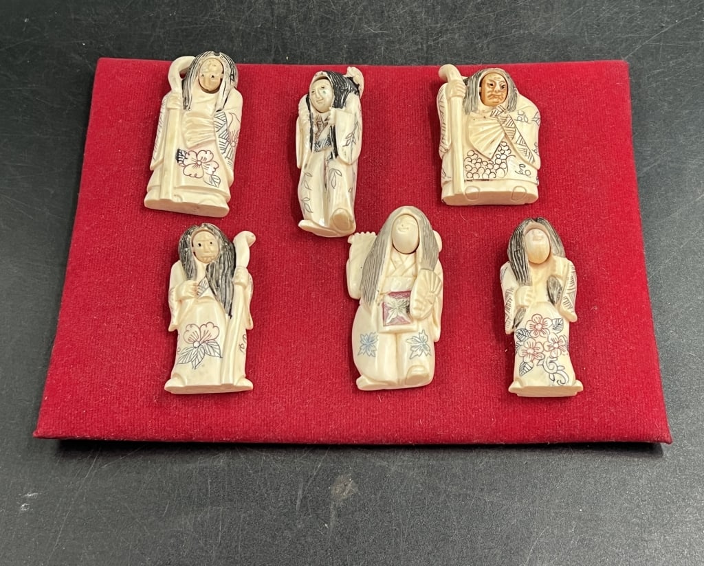Miniature Sculptures: Total of 6 in this lot. They all have articulating faces. Originating in Japan. Condition is consistent with age, see pictures. No refunds given.