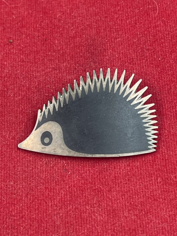 Vintage Poul Warmind Sterling Hedgehog Brooch: Made in Denmark and sterling silver and matte black enamel hedgehog brooch. Measures about 1 1/4 x 1.5". Condition is consistent with age and use, see pictures. No refunds given.