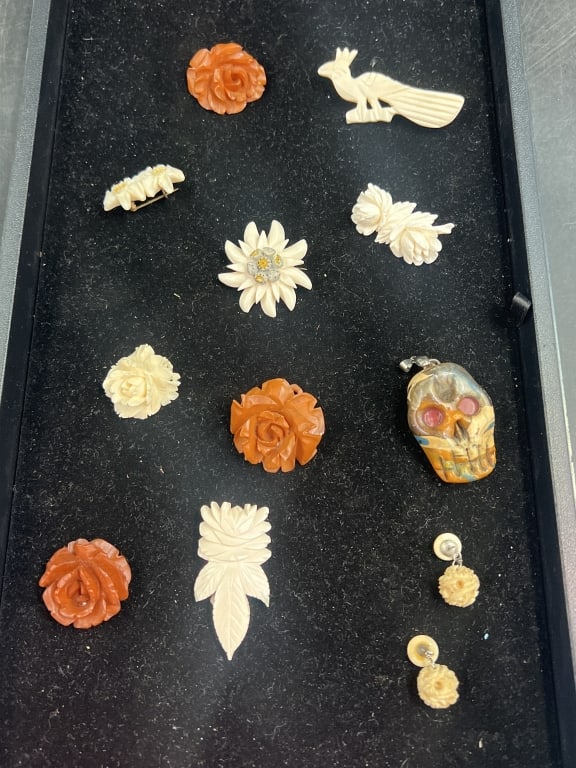 Jewelry Lot: There is a total of 12 pieces in this lot. There is pendants, brooches, earring. There is also some pieces that do not have backs. See pictures, no refunds given.