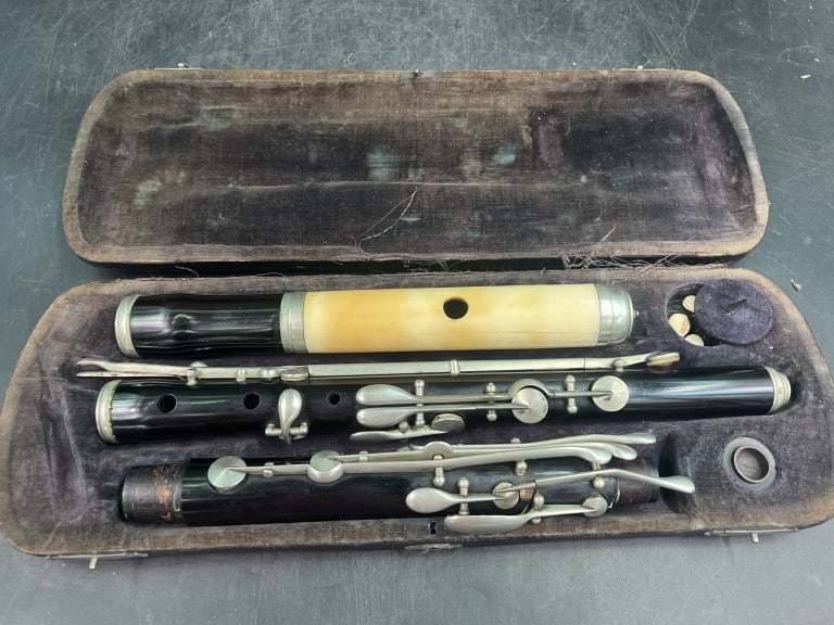 Vintage German Nach Meyer Transverse Flute (1 of 4)