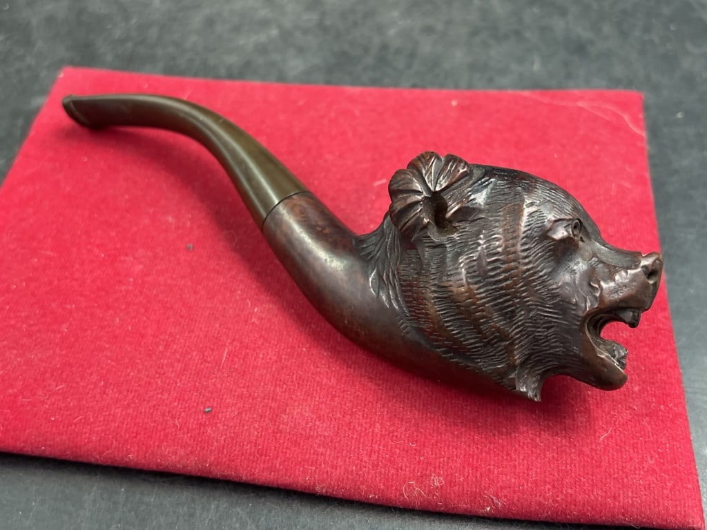 Hand carved Briarwood Pipe with Animal Head (1 of 3)