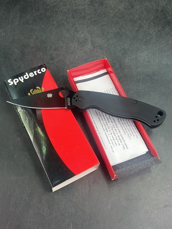 Spyderco Knife: Comes with original box and papers. Made in Golden Colorado and condition appears good, see pictures. Para Military Folding Knife. No refunds given.Condition Information: It is the responsibility of t