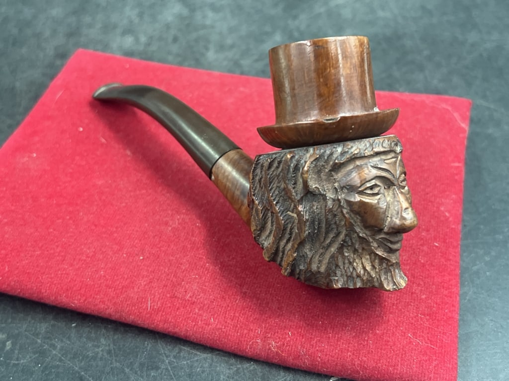 Vintage Hand Carved Smoking Briar Wood Pipe: Vintage Brian wood hand carved pipe. Comes with top hatter. See pictures. Condition is consistent with age and use, no refunds given.Condition Information: It is the responsibility of the