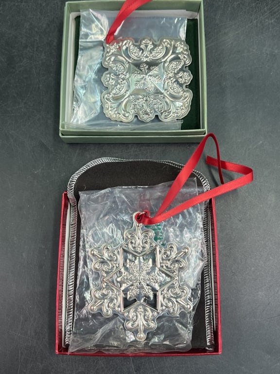 Gorham and Wallace Sterling Ornaments: Sterling silver Christmas ornaments with original boxes with felt bags. Total weight of both is 50.0g. Condition is consistent with age and use, see pictures. No refunds given.Condition