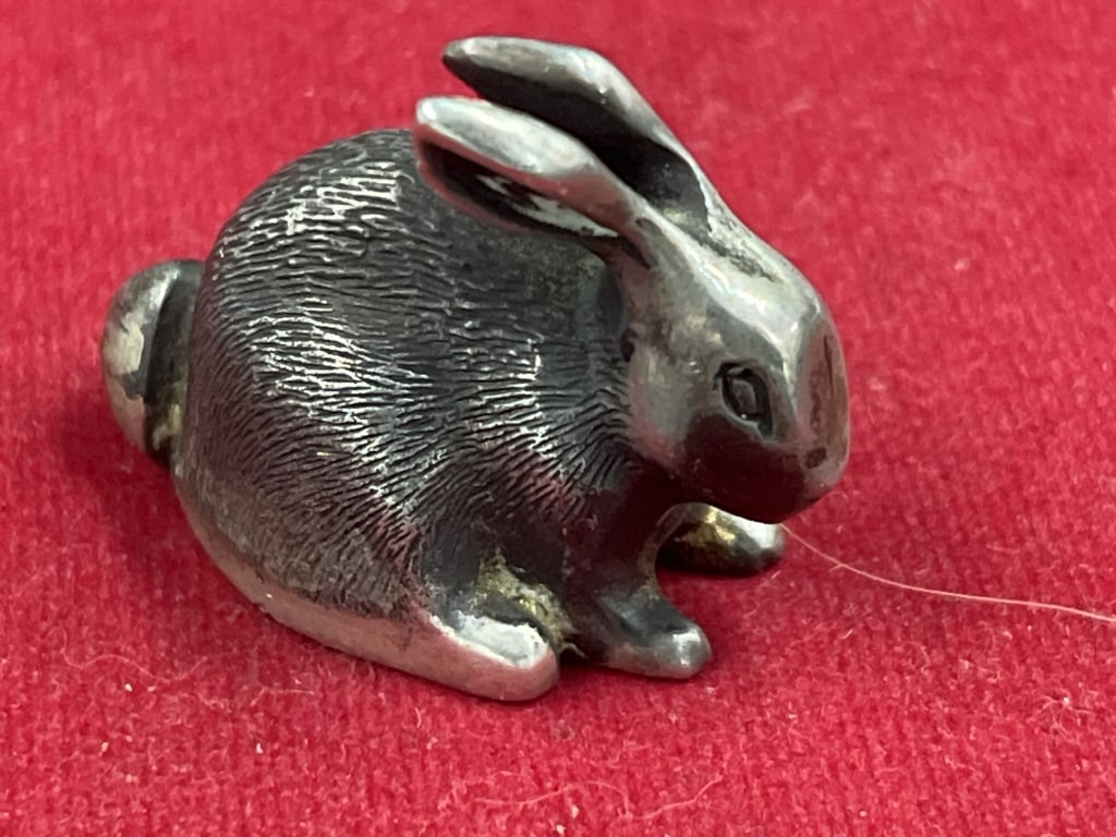 S. Kirk & Sons Sterling Rabbit: Nice Sterling rabbit that weighs 70.6g. Measures about 1 1/4" x 2 1/4". Marked on bottom, see pictures. No refunds given.Condition Information: It is the responsibility of the buyer to obtain