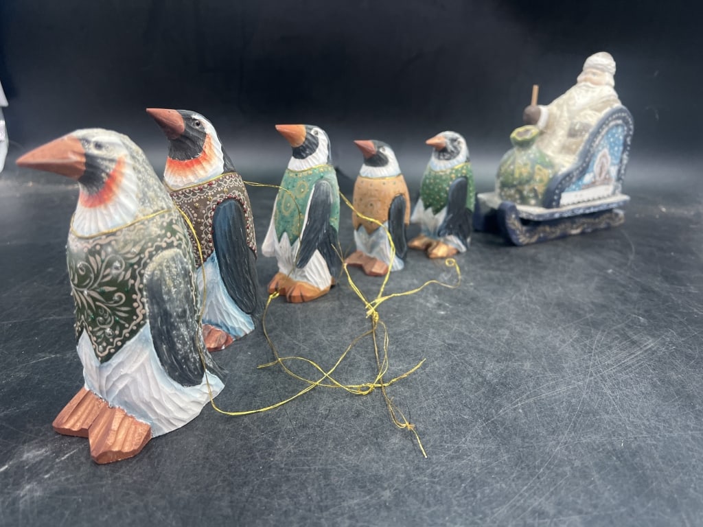 Russian Santa Claus Figurine Riding in a Sleigh: Santa Claus has 5 Penguins. Hand carved pieces very intricately. See pictures. No refunds given.Condition Information: It is the responsibility of the buyer to obtain all possible information