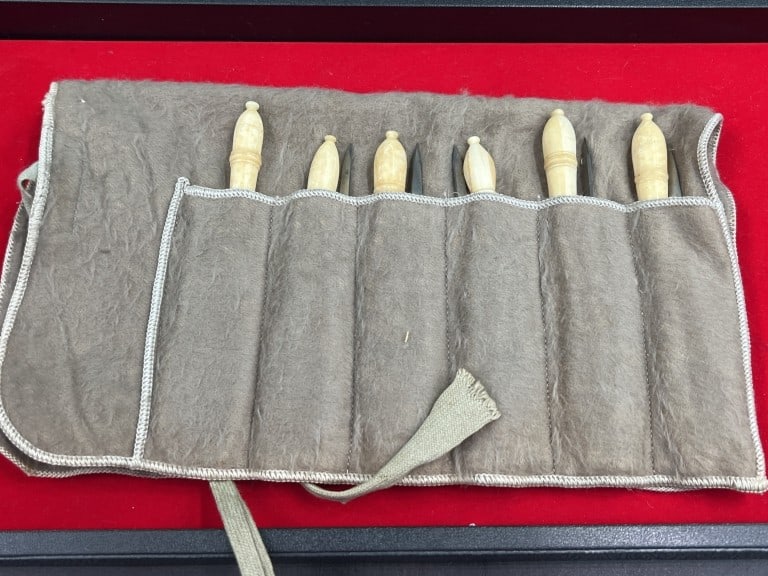 Vintage Cutlery Hors d'oeuvre Knives: Comes with original cloth holder. Total of 11 in this lot. Condition is consistent with age and use, see pictures. No refunds given.Condition Information: It is the responsibility of the buyer