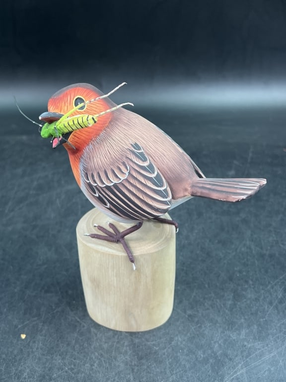 Hand Carved Painted Wooden Robin Bird: Crafted from suar wood with a teak base. Robin feeding on a small insect. Measures 6 1/4". Condition appears to be good, see pictures. No refunds given.Condition Information: It is the