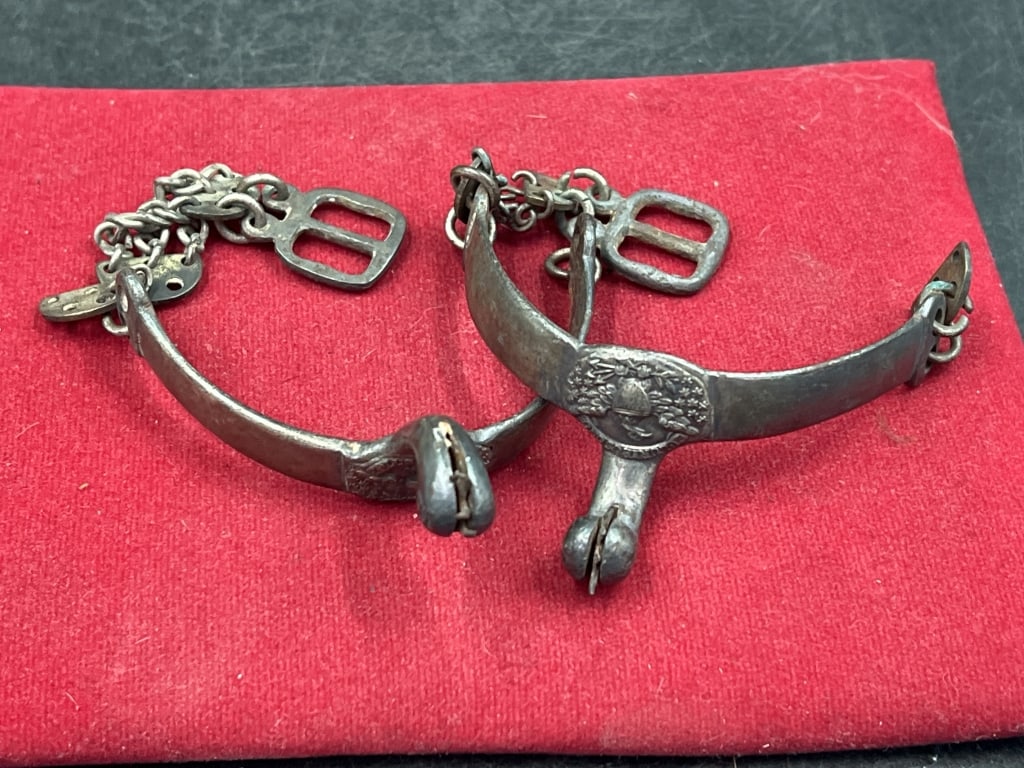 Vintage Confederate Spurs: Feature an eagle head at the end of the shank and ornate wing shapes on the heel band. Worn by officers in both Confederate and Union armies as personal equipment. See pictures, condition is