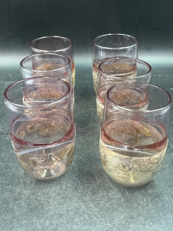 Frederick Warren Art Glass Glasses: Set of 6 American Studio Art Glass. Hand blown tumblers created by Frederick Warren with organic free form motifs of fused glass separating transparent and iridescent areas. Signed on bottom. Conditio