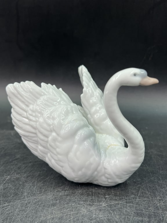 Lladro Swan - 2