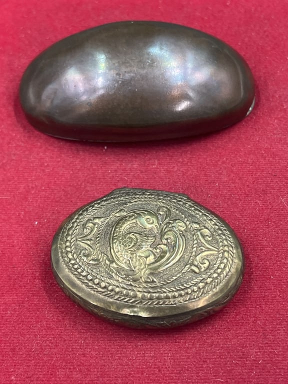 Vintage Snuff Boxes (1 of 7)