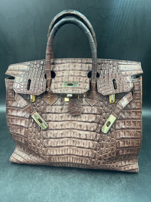 Hermes Style Alligator Handbag: Bag has feet on bottom. Vintage horn back Alligator Birkin Bag. Brown natural horn back alligator leather exterior trimmed with silver hardware in classic Birkin style without the Birkin price. 