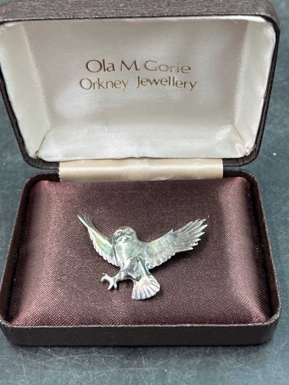Sterling Owl Brooch 'Ola M Gorie': Orkney jewelry that is in good condition, see pictures. Weighs 5.6g and marked on the back. No refunds given.Condition Information: It is the responsibility of the buyer to obtain all possible