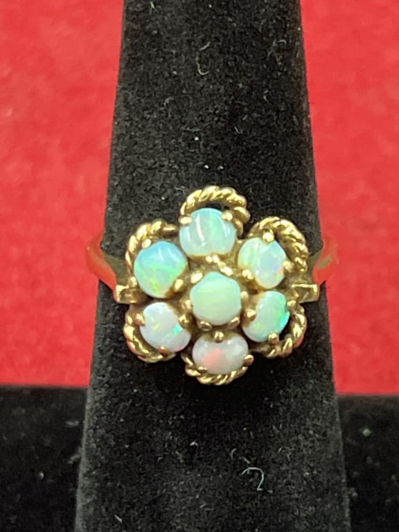 Vintage 10kt Gold Opal Ring: Ring is a 7.5 and weighs 4.7. Condition is good, see pictures. No refunds given.Condition Information: It is the responsibility of the buyer to obtain all possible information prior to bidding. If you