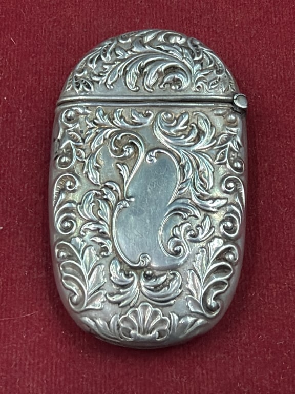 Victorian Era Sterling Silver Vesta Case: Designed to store and keep matches dry. Weighs 19.2g and condition is consistent with age and use. See pictures. No refunds given.