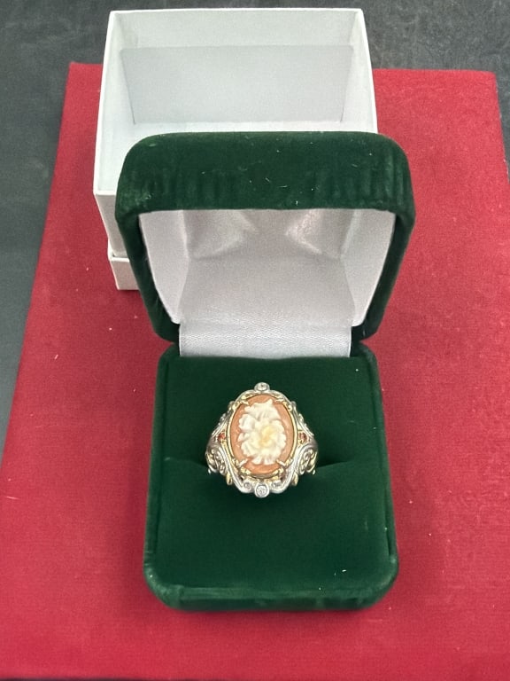 Vintage Carved Shell Cameo Ring Sterling: Depicting a flower set within a ornate two tone mount. Ring is a size 6 and weighs 9.5g. Condition is good, see pictures. No refunds given.