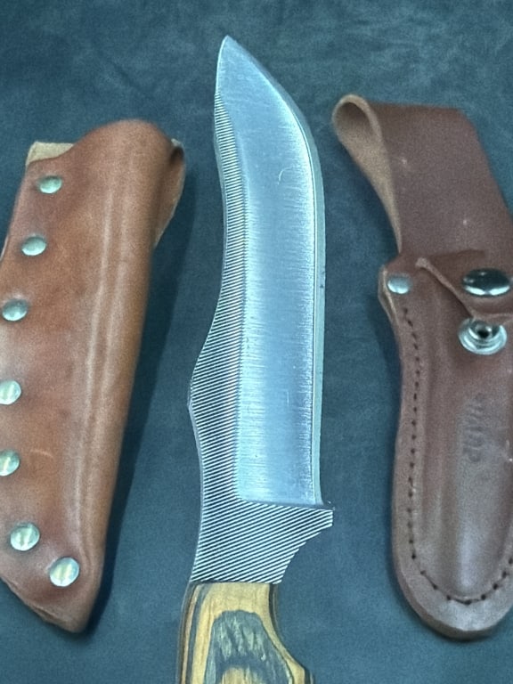 Fixed Blade Knifes with Sheaths - 3