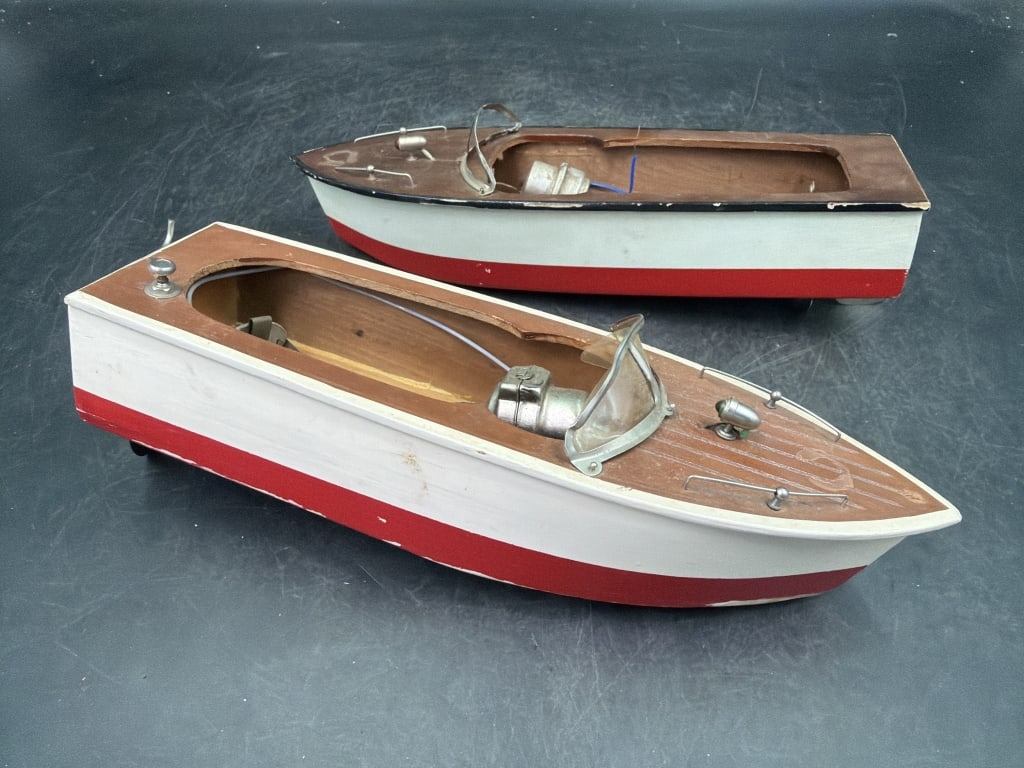 Vintage Toy Wooden Boats (1 of 4)