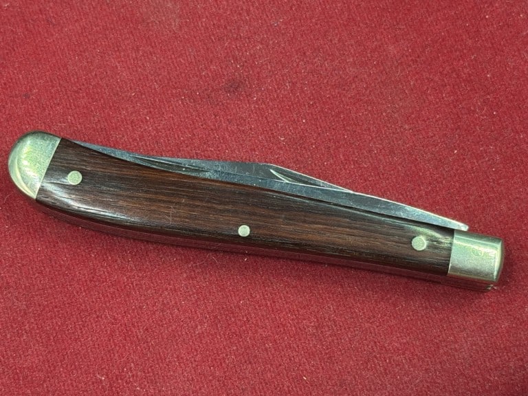 Vintage Browning Germany Pocketknife: Features a multi blade design. See pictures,condition is good. No refunds given.